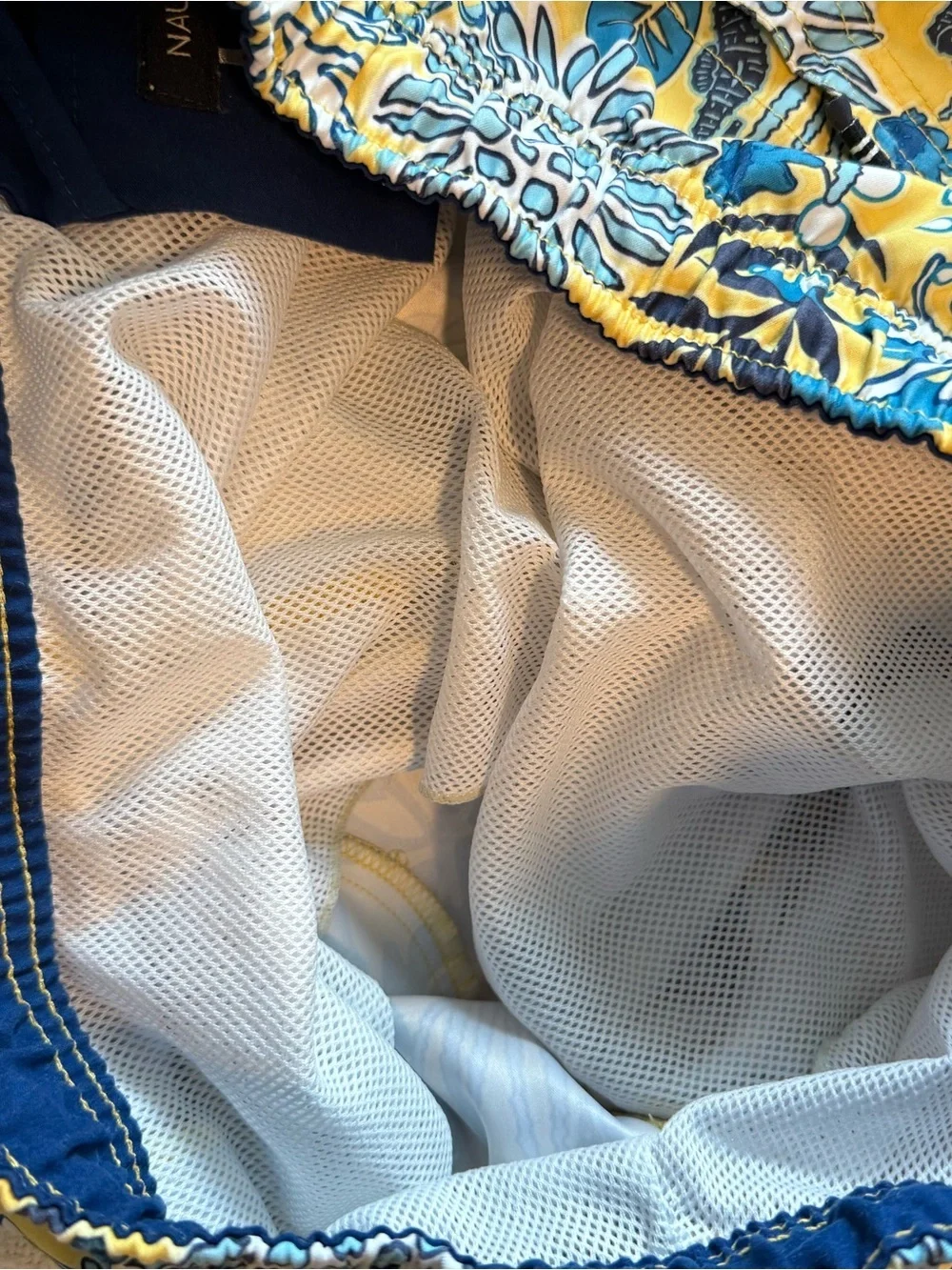 Nautica Mens L Swim Trunks Yellow Blue Tropical Print Mesh Lined 7 Inseam